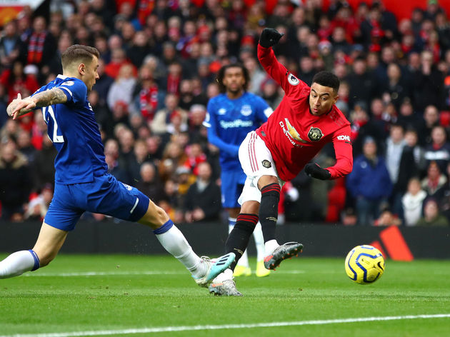 CĐV Man Utd: Nếu Solskjaer tống khứ 2 cái tên đó, hãy dựng tượng cho ông ấy - Bóng Đá