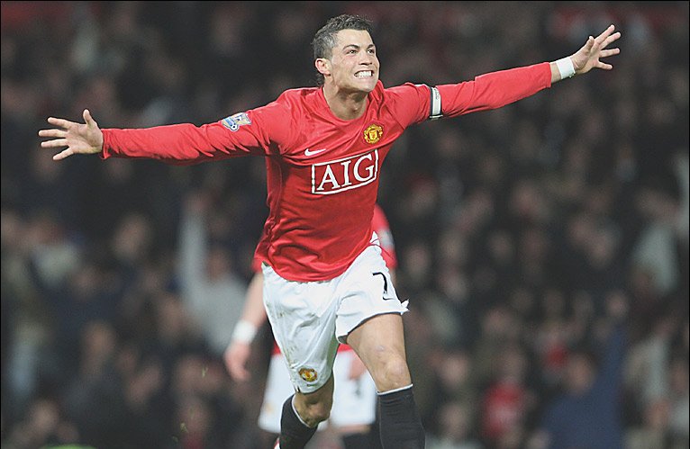 Cách đây đúng 12 năm, Ronaldo lần đầu tiên làm chuyện