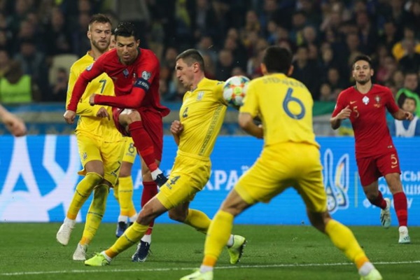 Euro 2020 hoàn toàn có thể bị hủy bỏ vì Corona - Bóng Đá