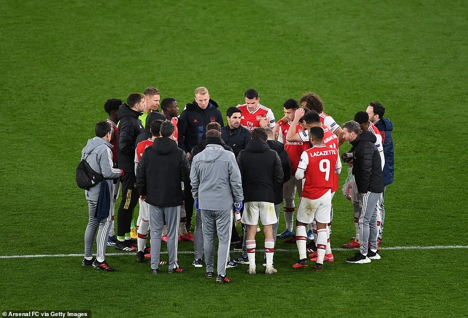 Arteta và đội 1 Arsenal sẽ phải cách ly. Ảnh: Getty