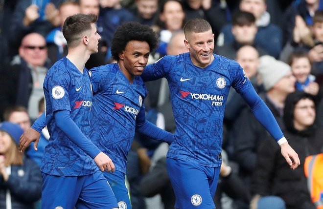 Chelsea battle Barcelona in transfer hunt for Lautaro Martinez as Lampard eyes £100m deal for Inter Milan striker - Bóng Đá