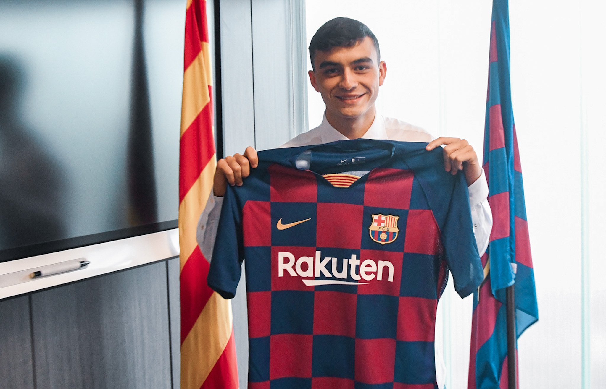Ajax interested in Barcelona youngster - Bóng Đá