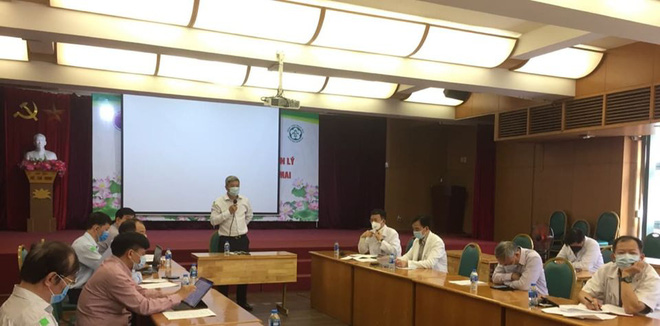 Bộ Y tế yêu cầu làm xét nghiệm Covid-19 cho toàn bộ nhân viên y tế và bệnh nhân tại BV Bạch Mai - Ảnh 1. Bộ Y tế yêu cầu làm xét nghiệm Covid-19 cho toàn bộ nhân viên y tế và bệnh nhân tại BV Bạch Mai - Ảnh 1.