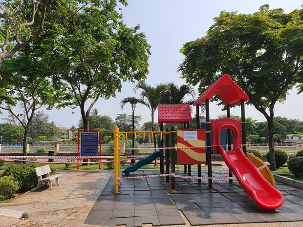 TP.HCM: Các khu tập thể dục, khu trò chơi thiếu nhi tại công viên chính thức ngưng hoạt động để phòng dịch Covid-19 - Ảnh 4. TP.HCM: Các khu tập thể dục, khu trò chơi thiếu nhi tại công viên chính thức ngưng hoạt động để phòng dịch Covid-19 - Ảnh 4.