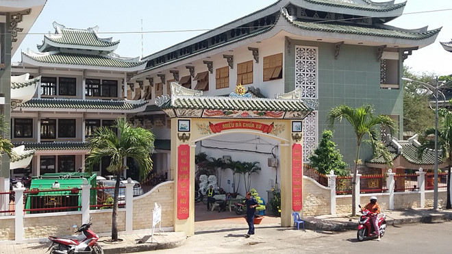Miếu Bà Chúa Xứ Núi Sam dừng đón khách tham quan để chống dịch Covid-19 - ảnh 1