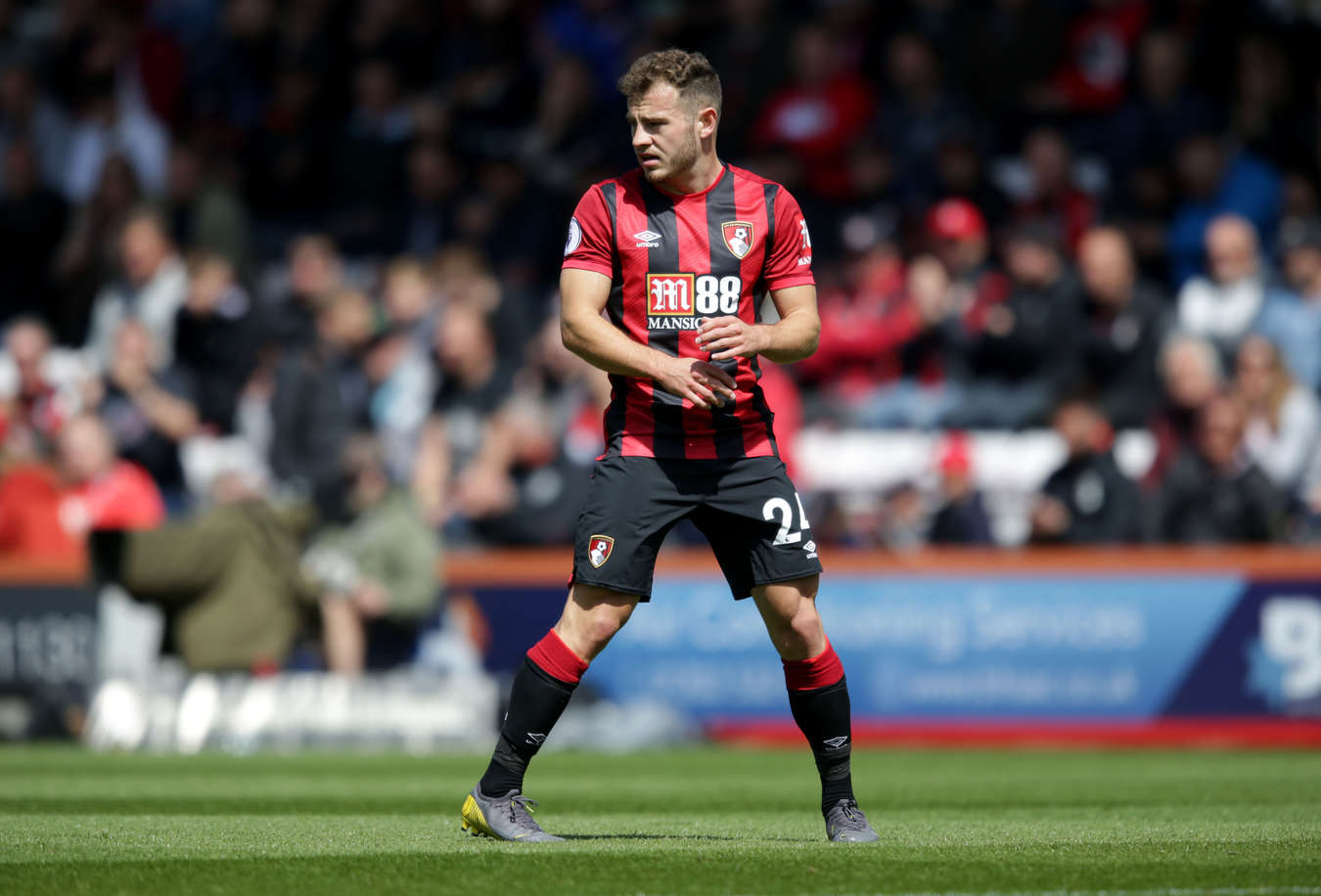 Arsenal keen on signing Bournemouth star Ryan Fraser on free transfer Read more: https://metro.co.uk/2020/03/25/arsenal-keen-signing-bournemouth-star-ryan-fraser-free-transfer-12456924/?ito=cbshare Twitter: https://twitter.com/MetroUK | Facebook: https://www.facebook.com/MetroUK/ - Bóng Đá