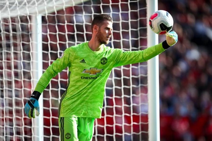 Owen Hargreaves names ideal Man Utd starting XI when everyone is fit - No Scott McTominay - Bóng Đá