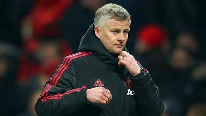 Manchester United will back Solskjaer in coronavirus-impacted transfer window - Woodward - Bóng Đá