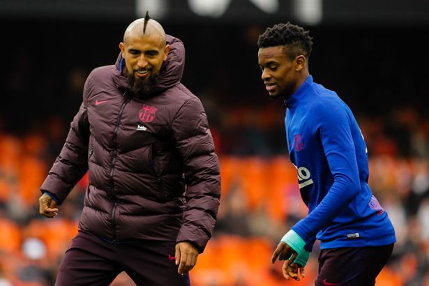 Barcelona ready to sell six players as Premier League clubs circle transfer targets - Bóng Đá