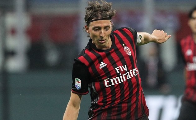 4 thủ quân của AC Milan thời