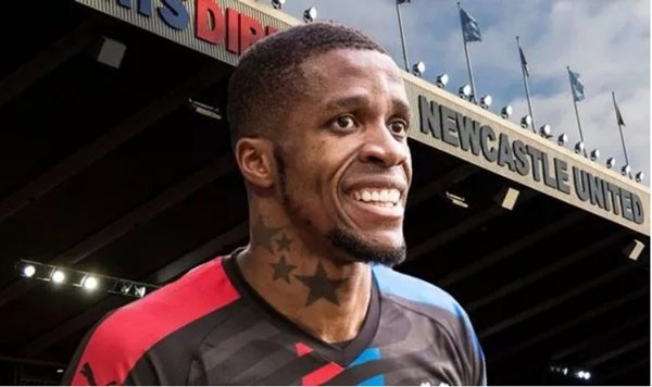 Newcastle chiêu mộ Wilfried Zaha - Bóng Đá