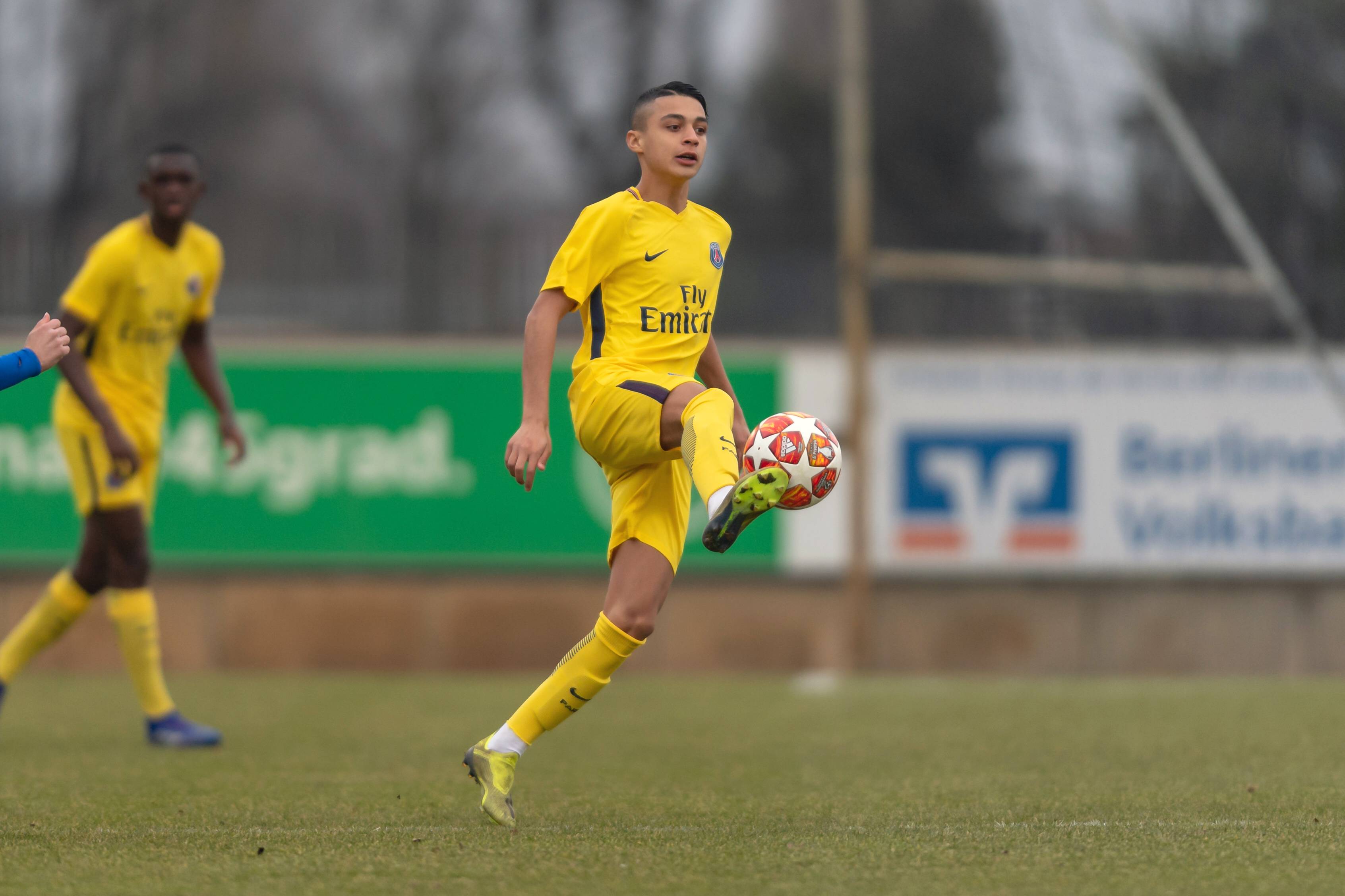 Chelsea and arsenal boosted in ruiz-atil transfer - Bóng Đá