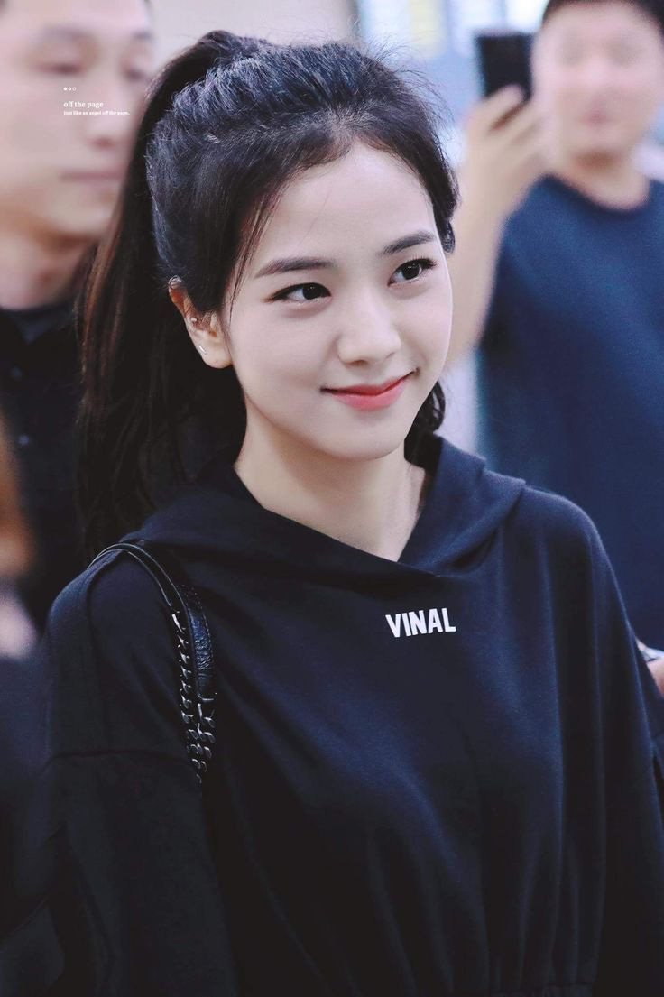 Nhiều người chê Jisoo xinh mà nhạt nhưng nếu cô thật sự để kiểu tóc này thì dân tình sẽ phải câm nín vì quá chất - Ảnh 2. Nhiều người chê Jisoo xinh mà nhạt nhưng nếu cô thật sự để kiểu tóc này thì dân tình sẽ phải câm nín vì quá chất - Ảnh 2.