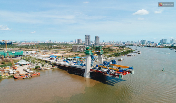 Chùm ảnh cầu Thủ Thiêm 2: Cây cầu dây văng hiện đại nối quận 1 với khu đô thị mới quận 2 đang gấp rút hoàn thiện - Ảnh 4. Chùm ảnh cầu Thủ Thiêm 2: Cây cầu dây văng hiện đại nối quận 1 với khu đô thị mới quận 2 đang gấp rút hoàn thiện - Ảnh 4.