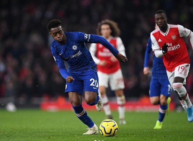Chelsea star Callum Hudson-Odoi arrested after 4am row with glamour model while breaking lockdown as she calls ambulance - Bóng Đá