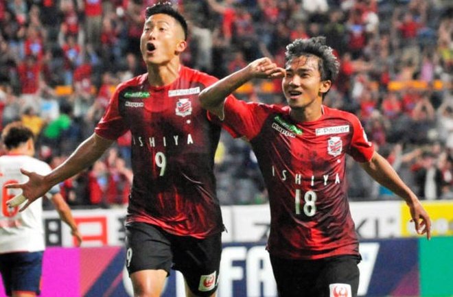 Chanathip vào đội hình tí hon với chiều cao trung bình 1,6 m - Bóng Đá