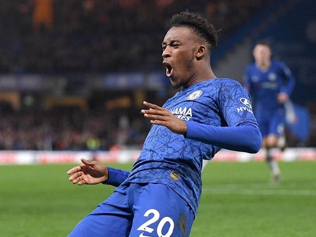 Chelsea star Callum Hudson-Odoi arrested after 4am row with glamour model while breaking lockdown as she calls ambulance - Bóng Đá