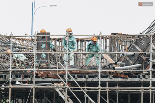 Chùm ảnh cầu Thủ Thiêm 2: Cây cầu dây văng hiện đại nối quận 1 với khu đô thị mới quận 2 đang gấp rút hoàn thiện - Ảnh 13. Chùm ảnh cầu Thủ Thiêm 2: Cây cầu dây văng hiện đại nối quận 1 với khu đô thị mới quận 2 đang gấp rút hoàn thiện - Ảnh 13.
