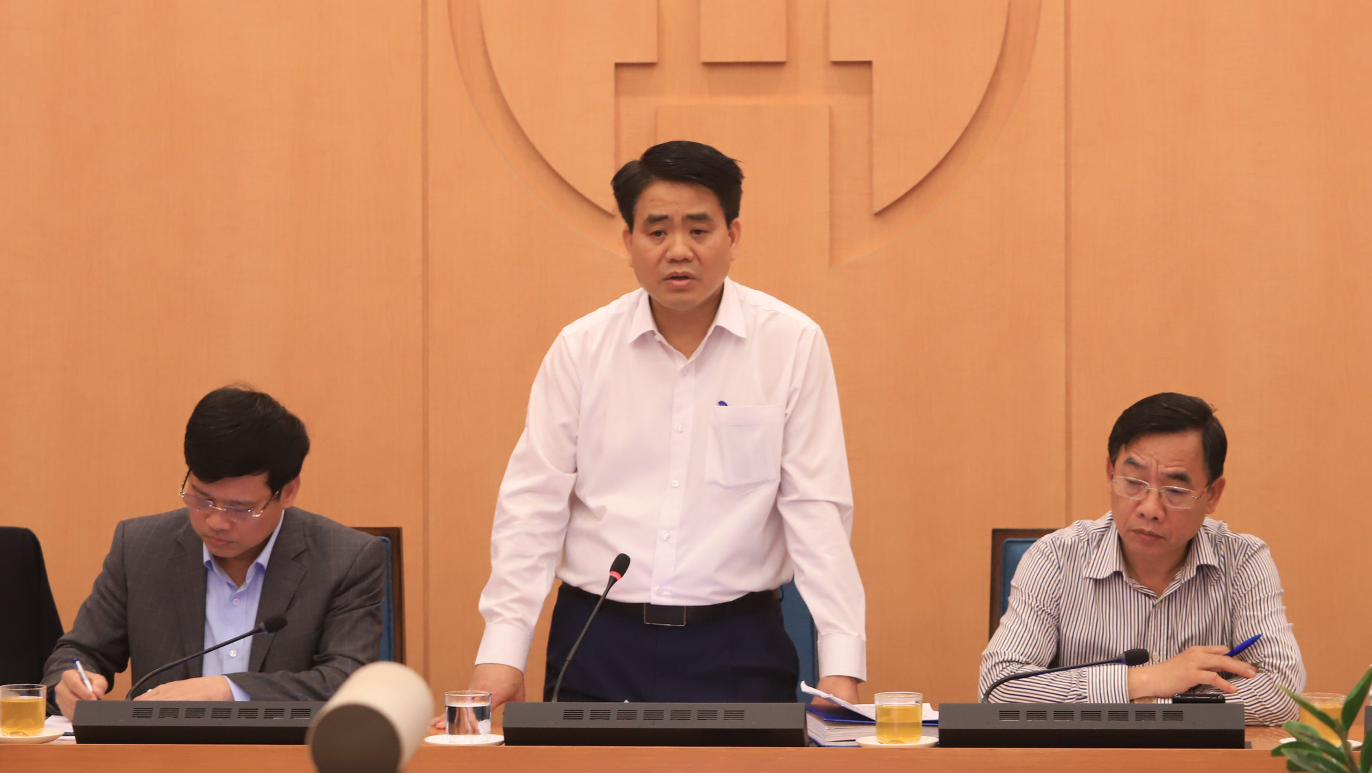 Đề xuất tặng chủ tịch Hà Nội huân chương về thành tích chống dịch COVID-19 - Ảnh 1. Đề xuất tặng chủ tịch Hà Nội huân chương về thành tích chống dịch COVID-19 - Ảnh 1.