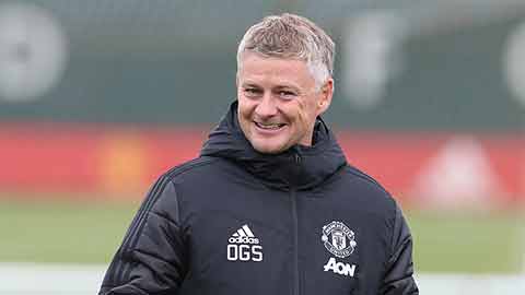 Solskjaer dùng màn hình khổng lồ bày mưu chống Tottenham