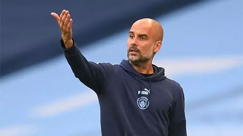 Guardiola úp mở khả năng 'Man City buông xuôi trước Chelsea