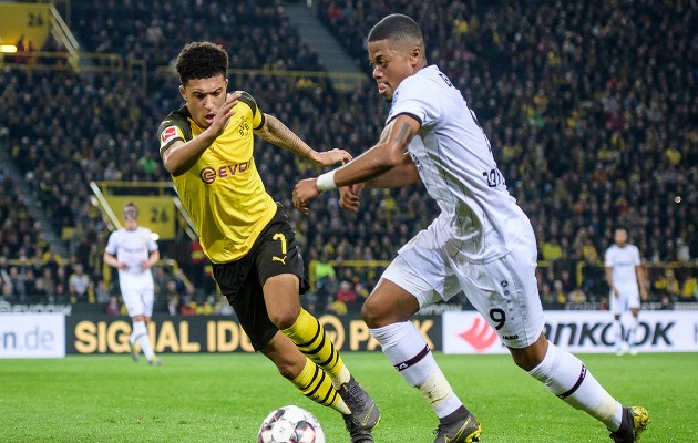 Man United eyeing Willian - Bóng Đá