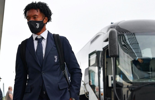 Ảnh Juventus hành quân đến Roma - Bóng Đá