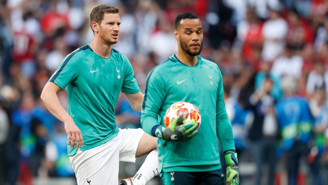 Tottenham ký hợp đồng ngắn hạn với 2 lão tướng ở hàng thủ