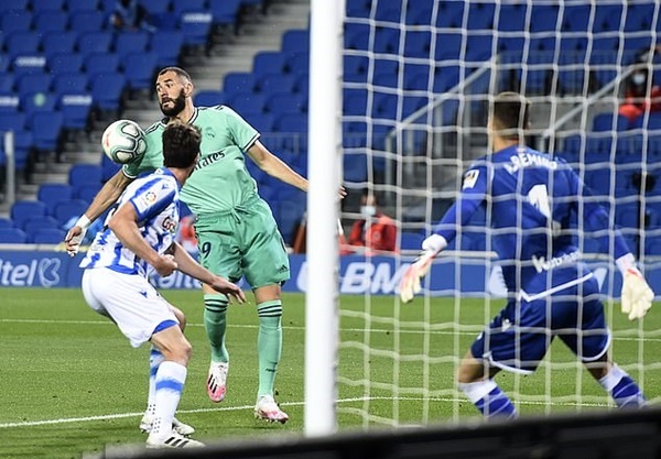 Papers react as Barcelona lose La Liga lead - Bóng Đá