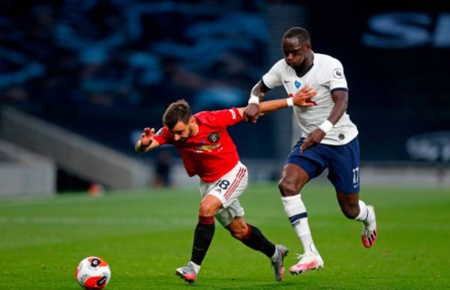 Bruno Fernandes nips to shops in his Mini after Patrice Evra called comparison to Man Utd legend Paul Scholes a ‘crime’ - Bóng Đá