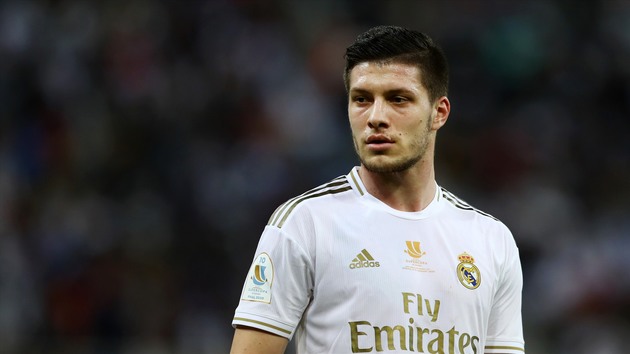 AS: Napoli met with Jovic’s agent on Saturday. The Italian club could offer €50m and attacking midfielder Adam Ounas for the striker. - Bóng Đá