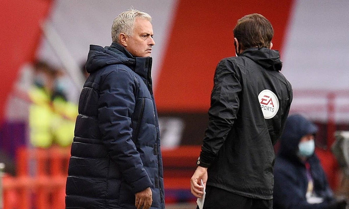 Irate Jose Mourinho blasts VAR: ‘A man in an office is ruining football’ - Bóng Đá
