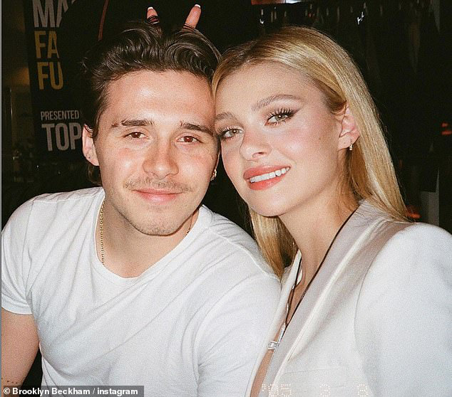 David Beckham cuối cùng cũng chịu lên tiếng về đám cưới sắp tới của cậu quý tử Brooklyn, nhận ngay 4 trái tim tới từ con dâu tương lai - Ảnh 2. David Beckham cuối cùng cũng chịu lên tiếng về đám cưới sắp tới của cậu quý tử Brooklyn, nhận ngay 4 trái tim tới từ con dâu tương lai - Ảnh 2.