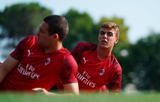 Ảnh AC Milan tập ngày 27/7 - Bóng Đá