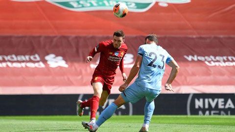 Andy Robertson ghi bàn cho Liverpool theo cách đặc biệt