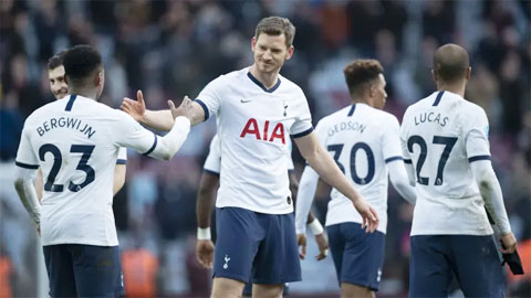 Premier League vừa trải qua vòng đấu của những cuộc chia ly